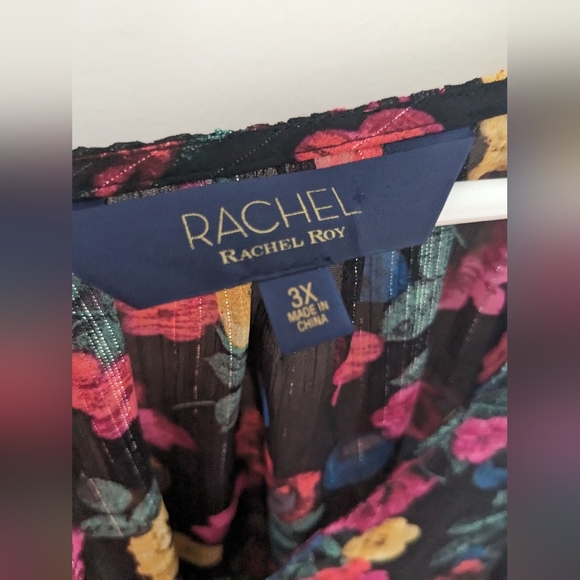 Rachel Roy Beautiful Floral V Neck Black Blouse Lace Sleeves Size 3X - Picture 4 of 8